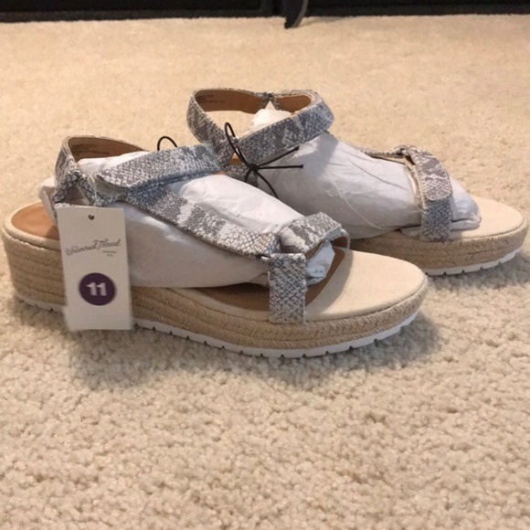 Women's Snake Print Espadrille Platform Sandals - Picture 4 of 4